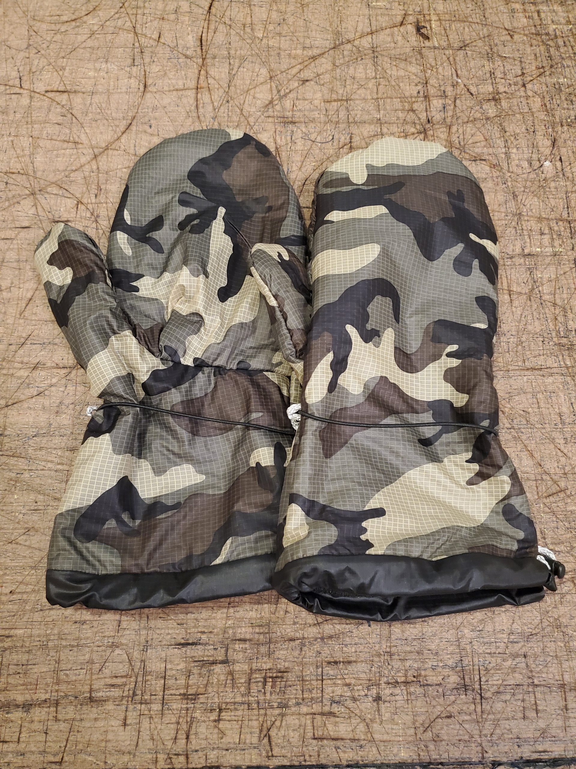 Argon 90/Alpha Mittens (Stock) - Image 2